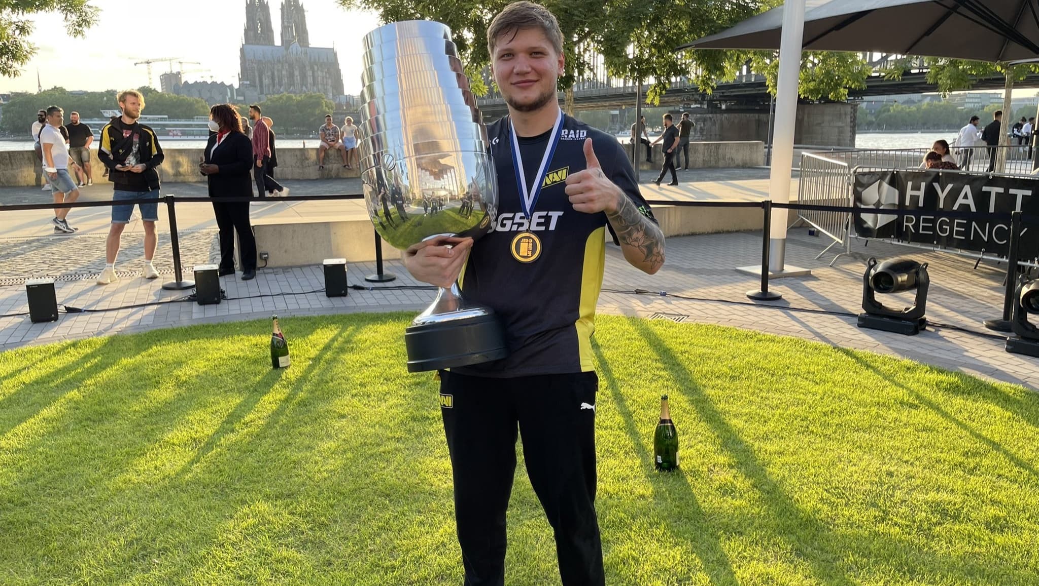 Na'Vi s1mple