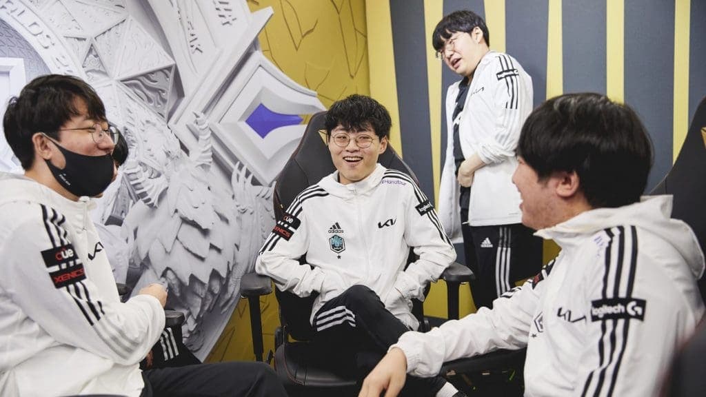 DWG KIA in semifinals Worlds 2021