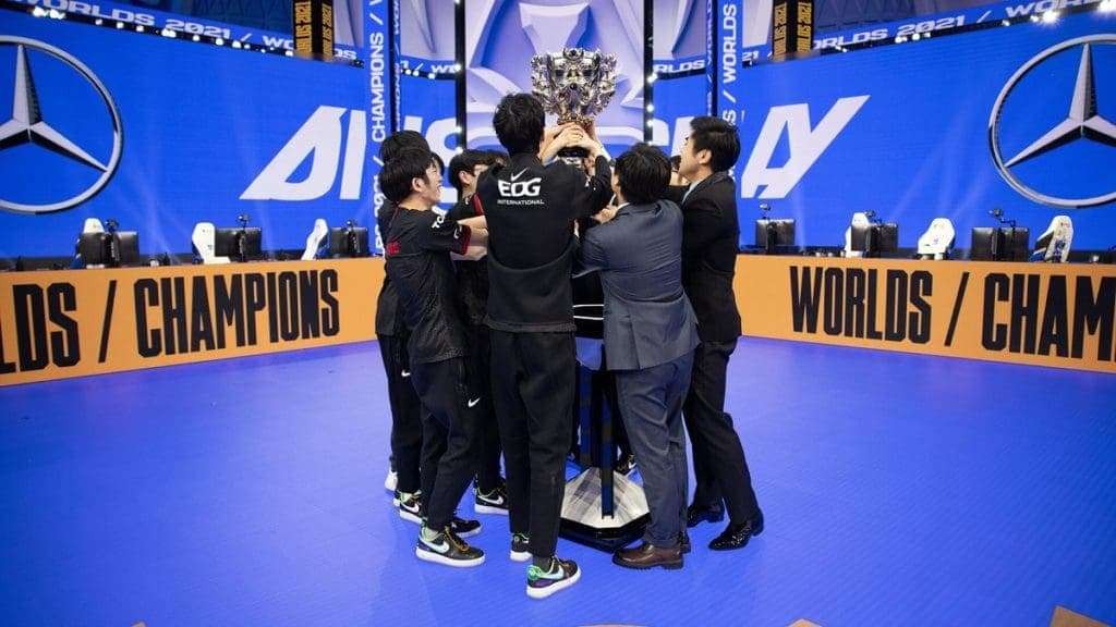 EDG wins Worlds 2021