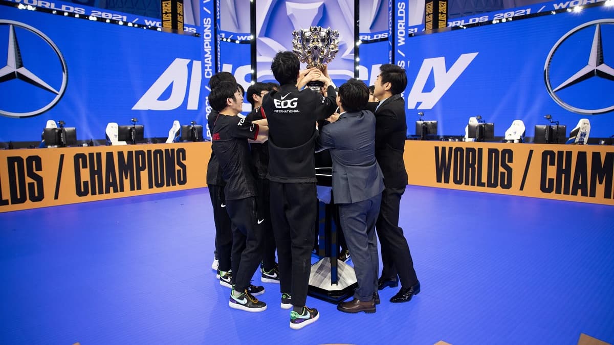 EDG wins Worlds 2021