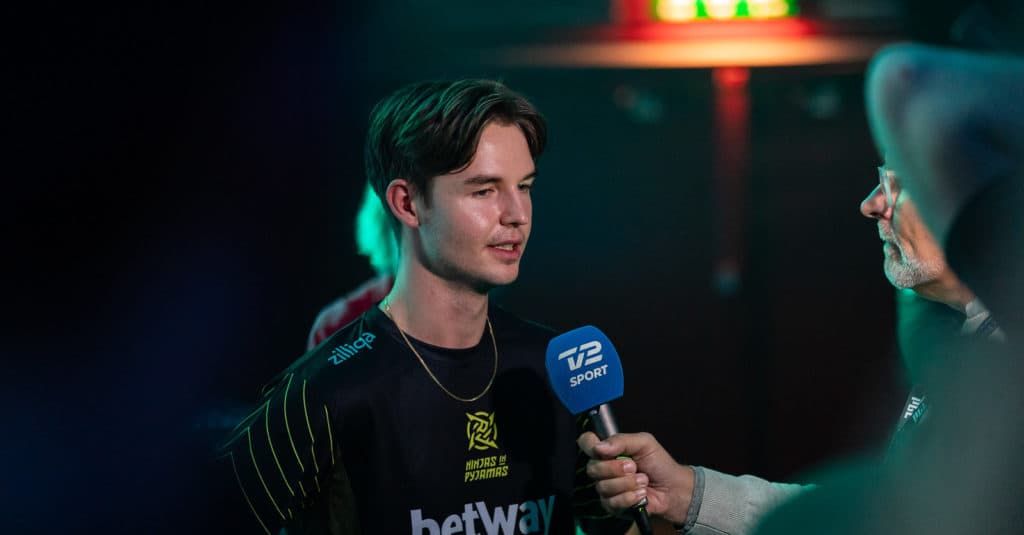 NIP dev1ce