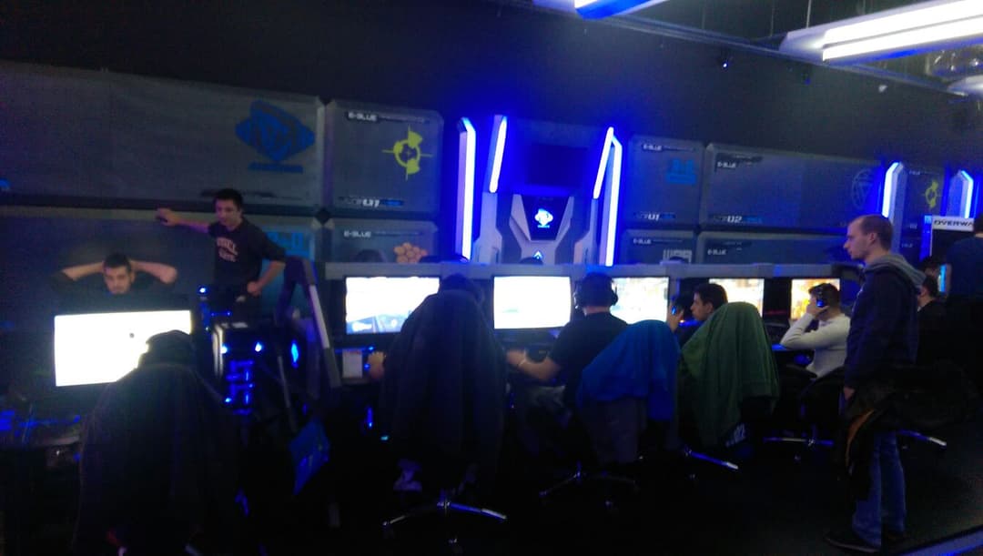 h18 megastore gaming arena