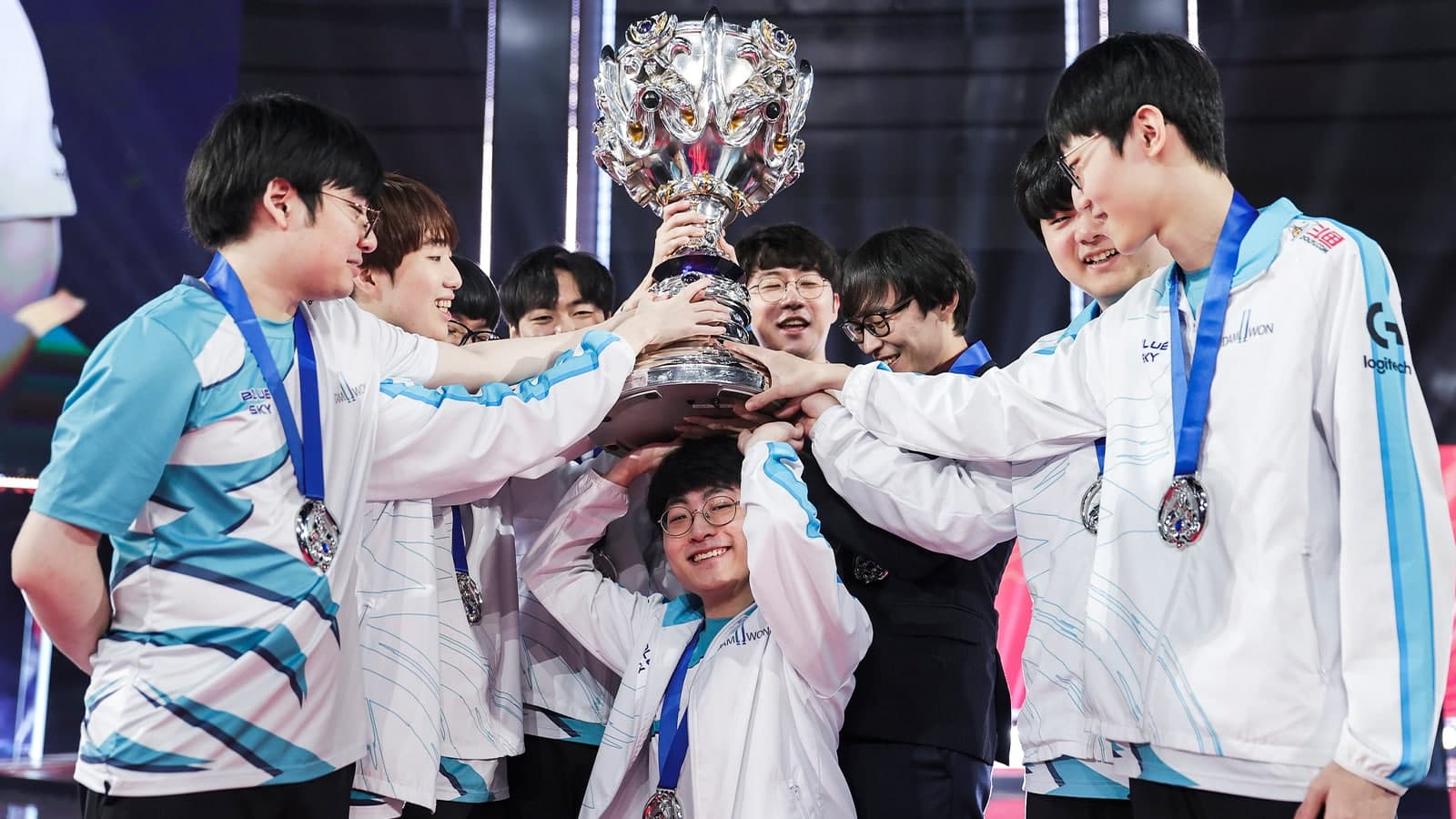 DWG KIA goes into finals Worlds 2021