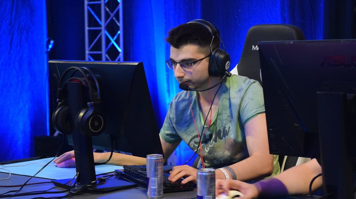 Serbian player elllement signs for Excel Esports