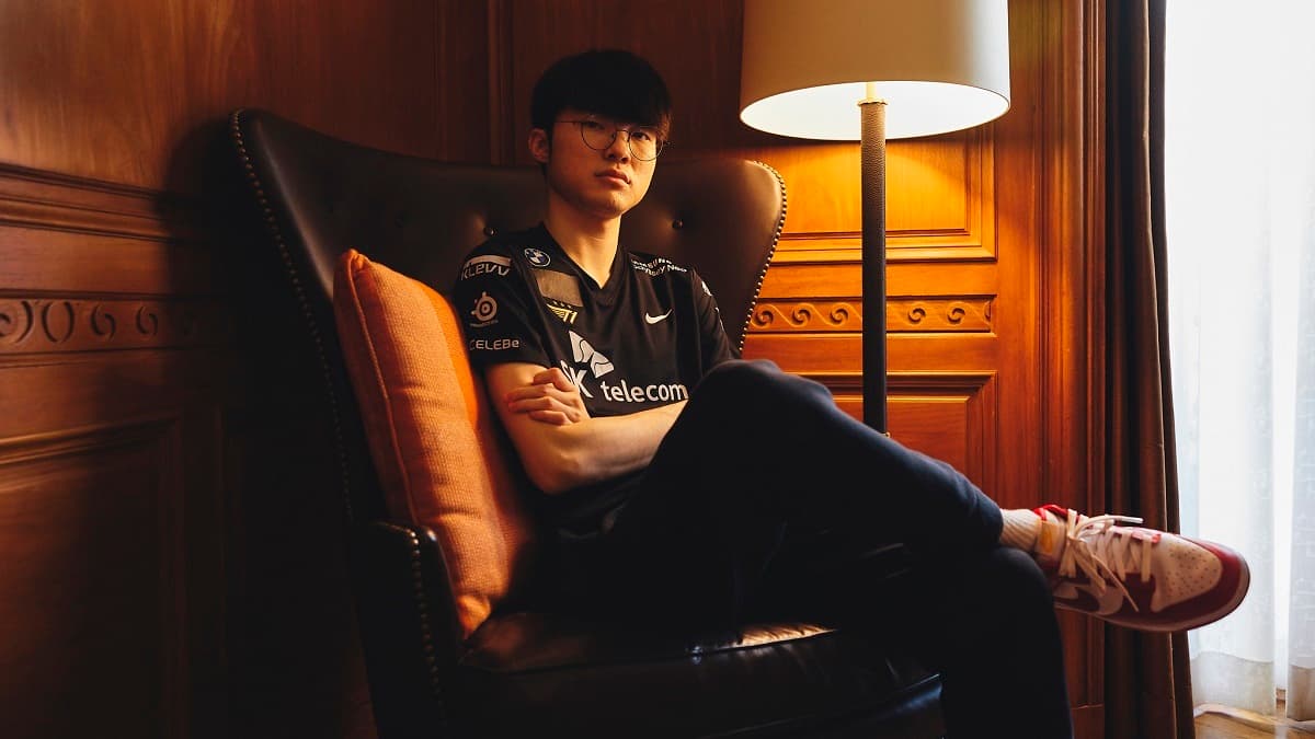 Faker re-signs with T1 until 2025