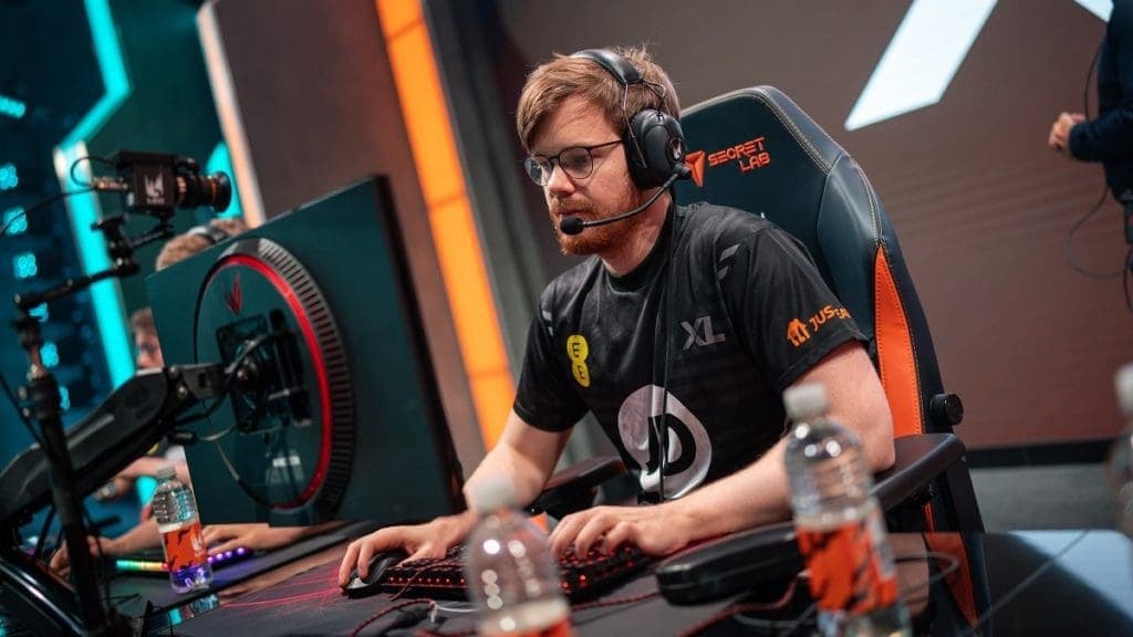 Nukeduck signs for 100Thieves as an assistant coach