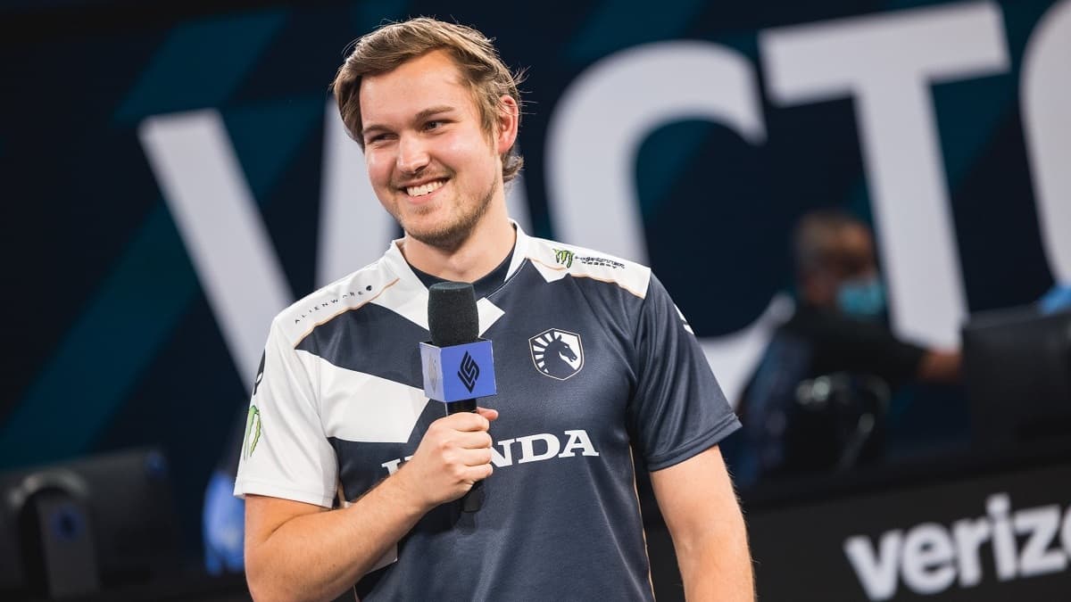 Santorin, Jensen and Armut lead new Dignitas roster